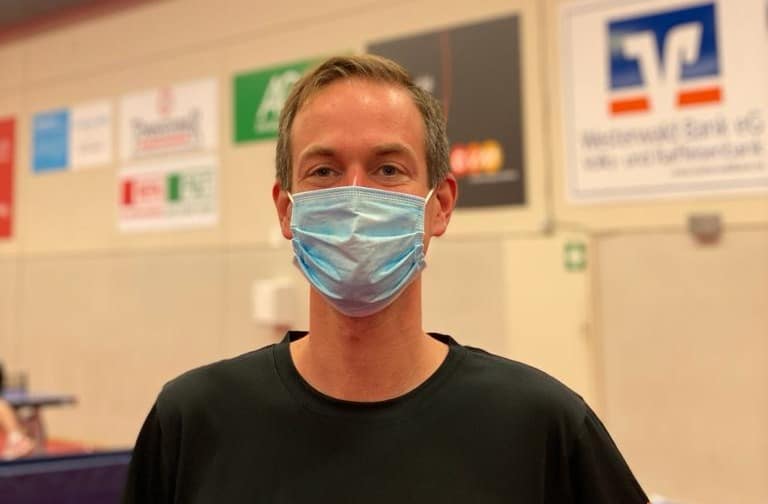 Tischtennis Noppen Lehrgang Sebastian Sauer Maske